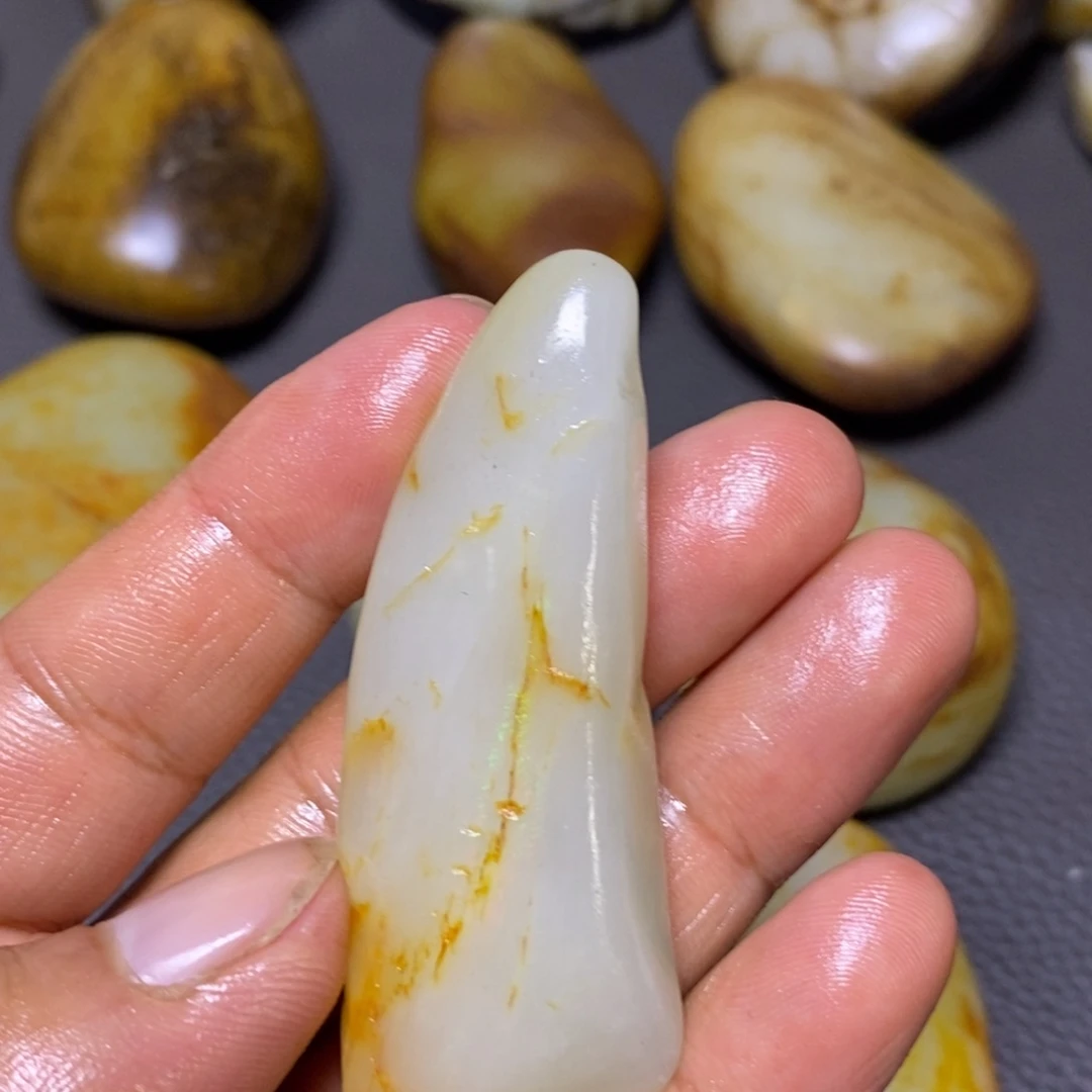 未镶嵌和田玉（糖玉）挂件