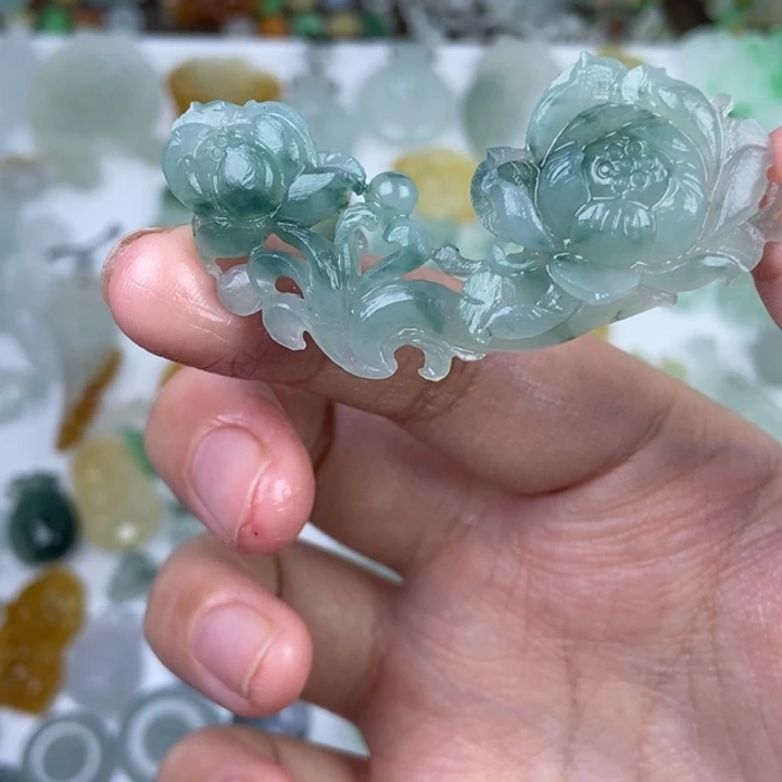 定制翡翠未镶嵌花