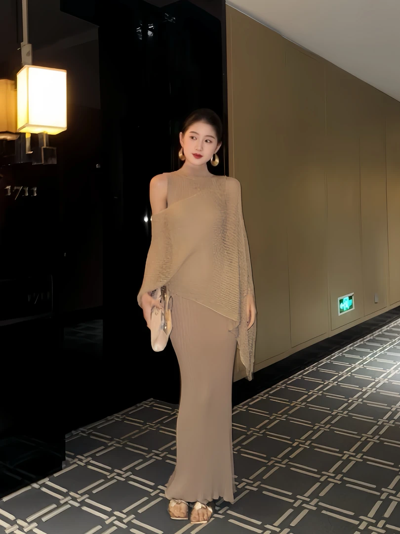 老钱风披肩长款针织连衣裙女2025秋季新款温柔优雅显身材绝美裙子