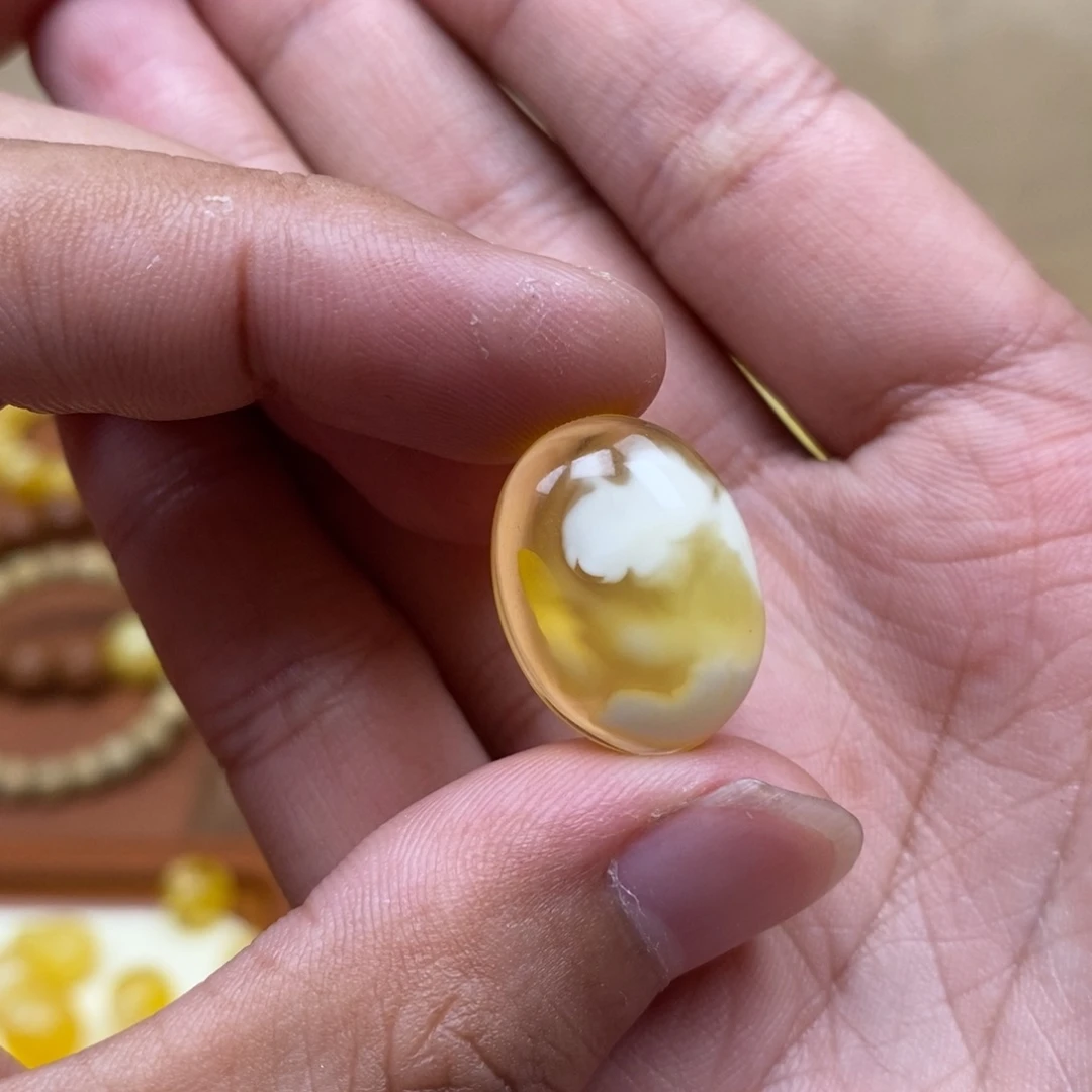 琥珀未镶嵌珠宝奇石