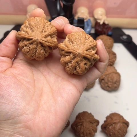 文玩核桃吊坠大粗筋