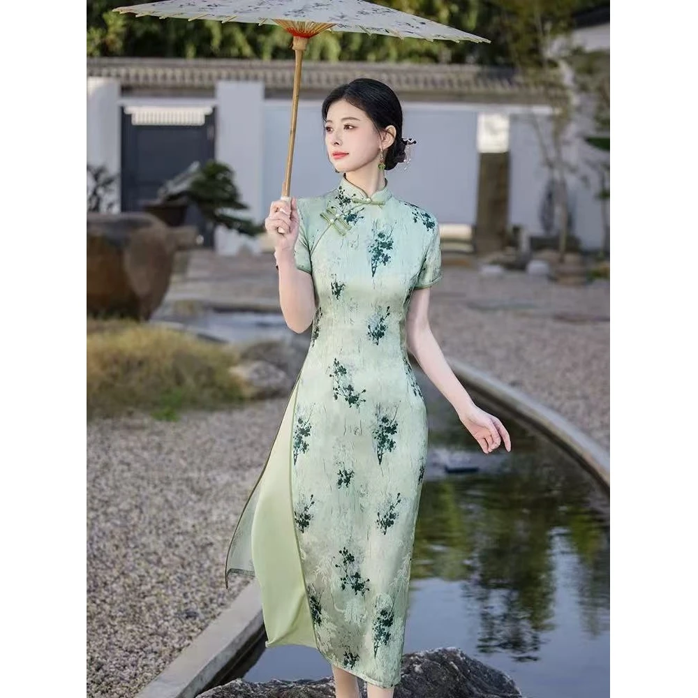 绿色丝缎国风奥黛新中式绝美文艺改良旗袍连衣裙年轻日常显瘦减龄