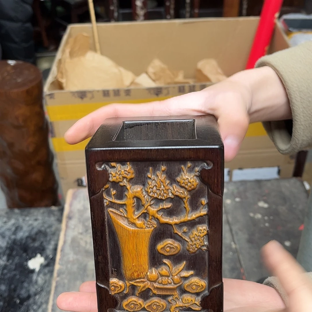 大叶紫檀（黑酸枝木类）