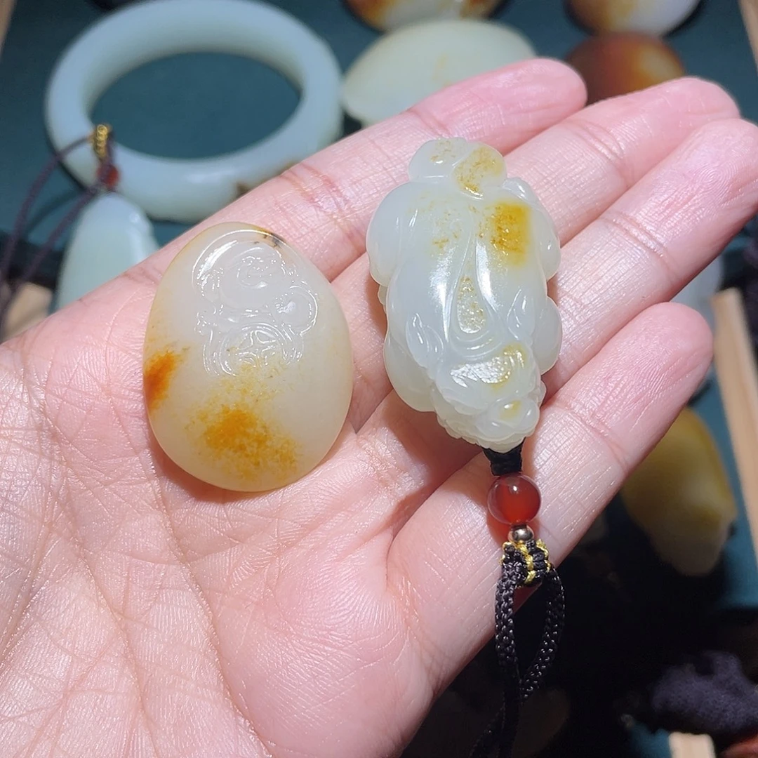 铁***子和田玉未镶嵌颈饰