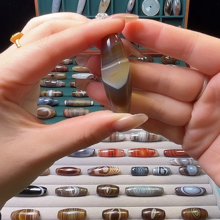 玛瑙/玉髓未镶嵌吊坠(赠链)