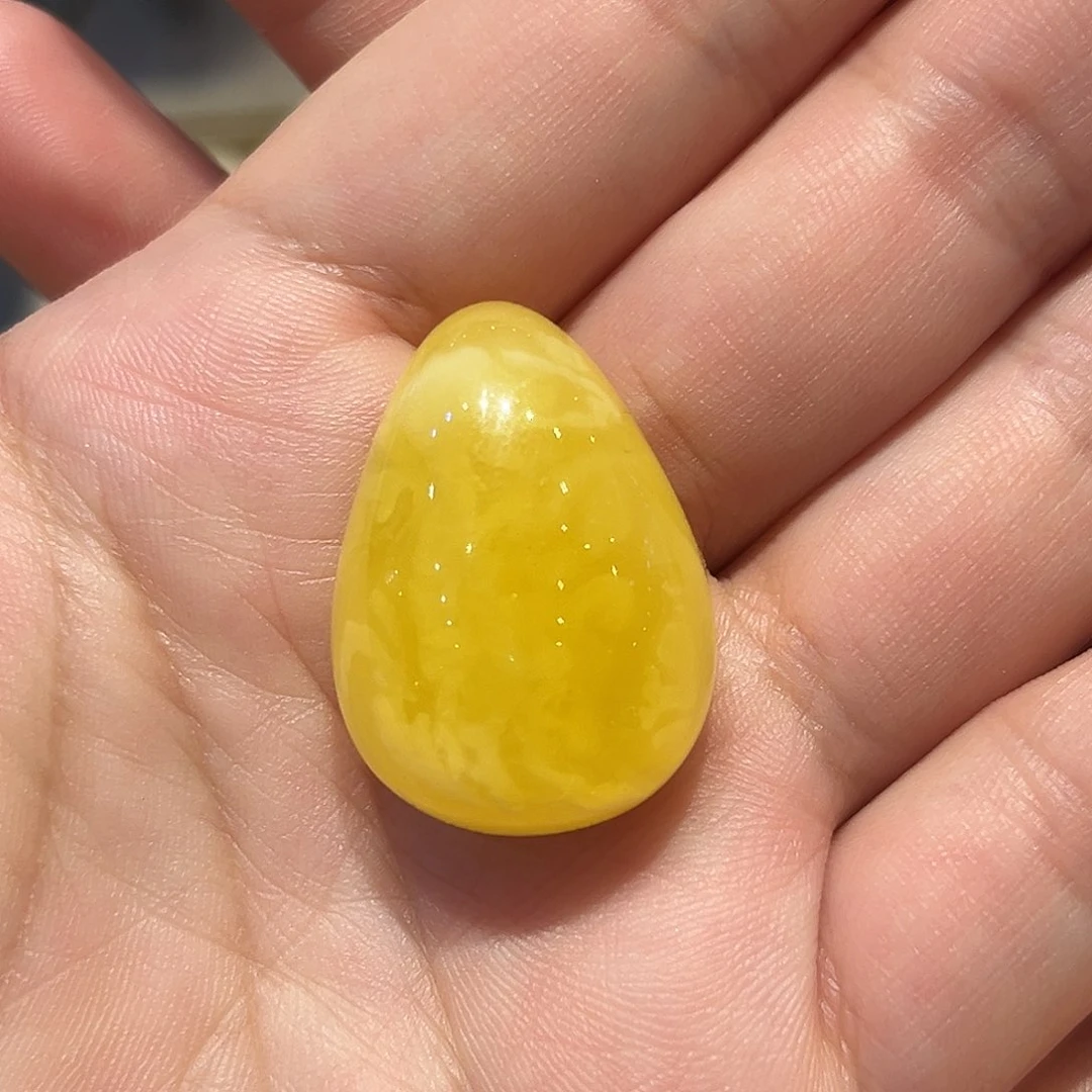 未镶嵌颈饰琥珀水滴吊坠