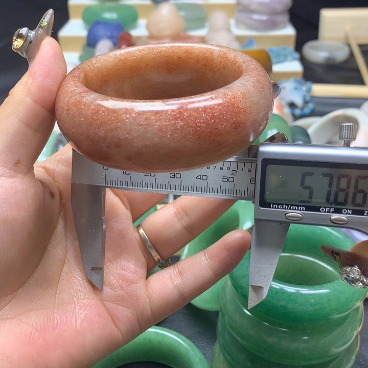 未镶嵌手镯石英质玉