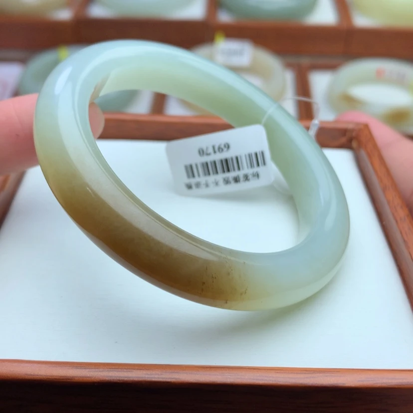 【闪购商品】和田玉手镯未镶嵌