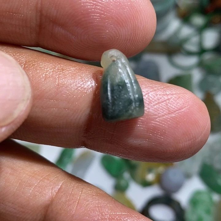 未镶嵌定制翡翠毛货