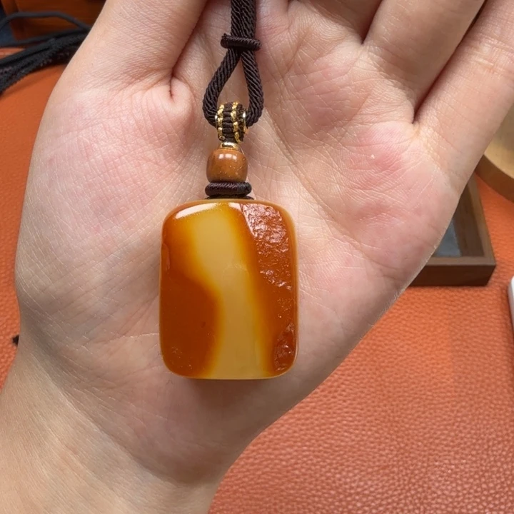 蜜蜡未镶嵌吊坠(赠链)
