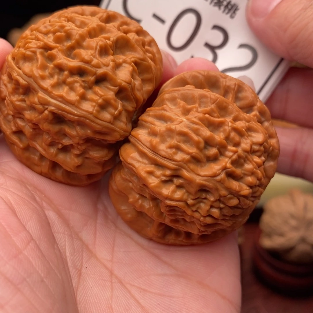 文玩核桃把件闷白43