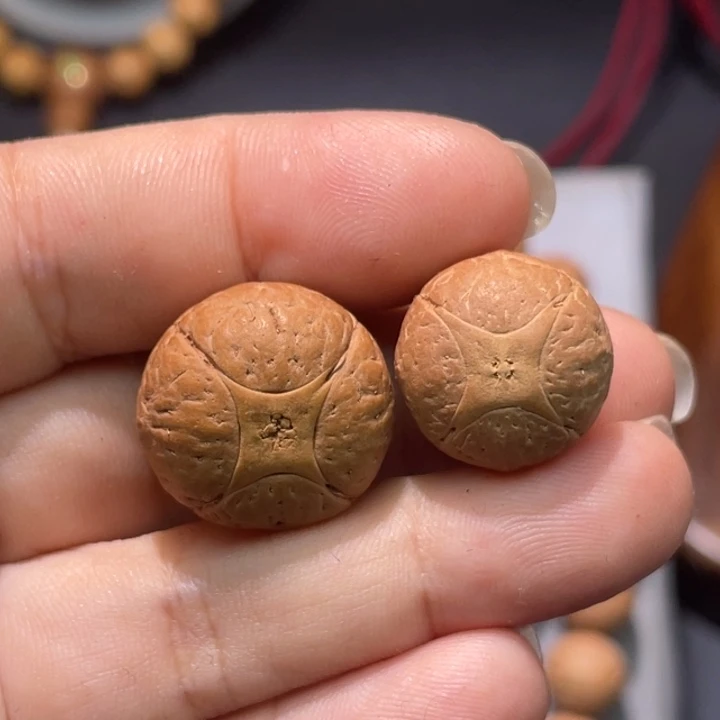 к***ь凤眼菩提吊坠麒麟 19 16 150