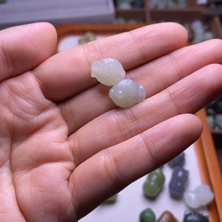 云****和田玉未镶嵌颈饰