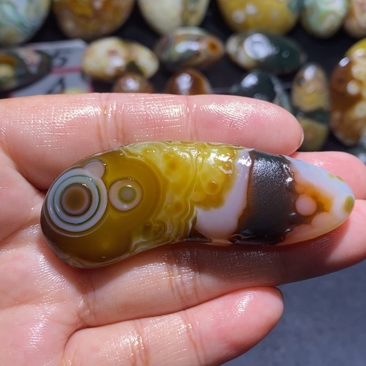 玛瑙/玉髓未镶嵌珠宝半成品9