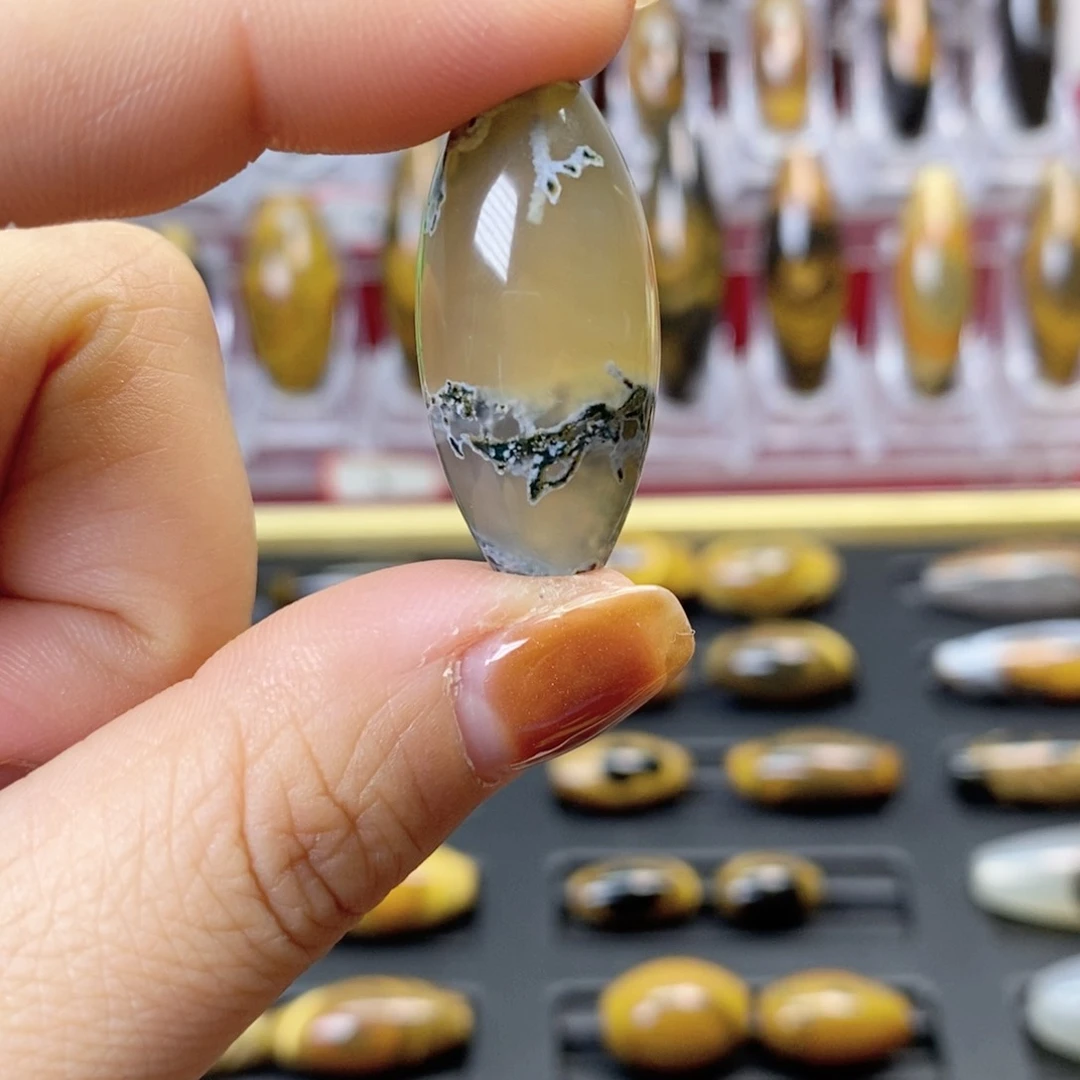 玛瑙/玉髓颈饰合金