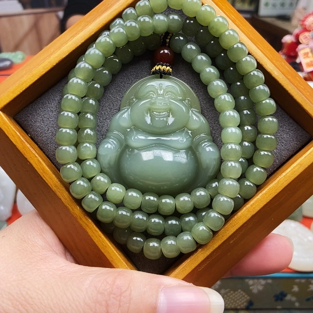 和田玉未镶嵌颈饰弥勒佛