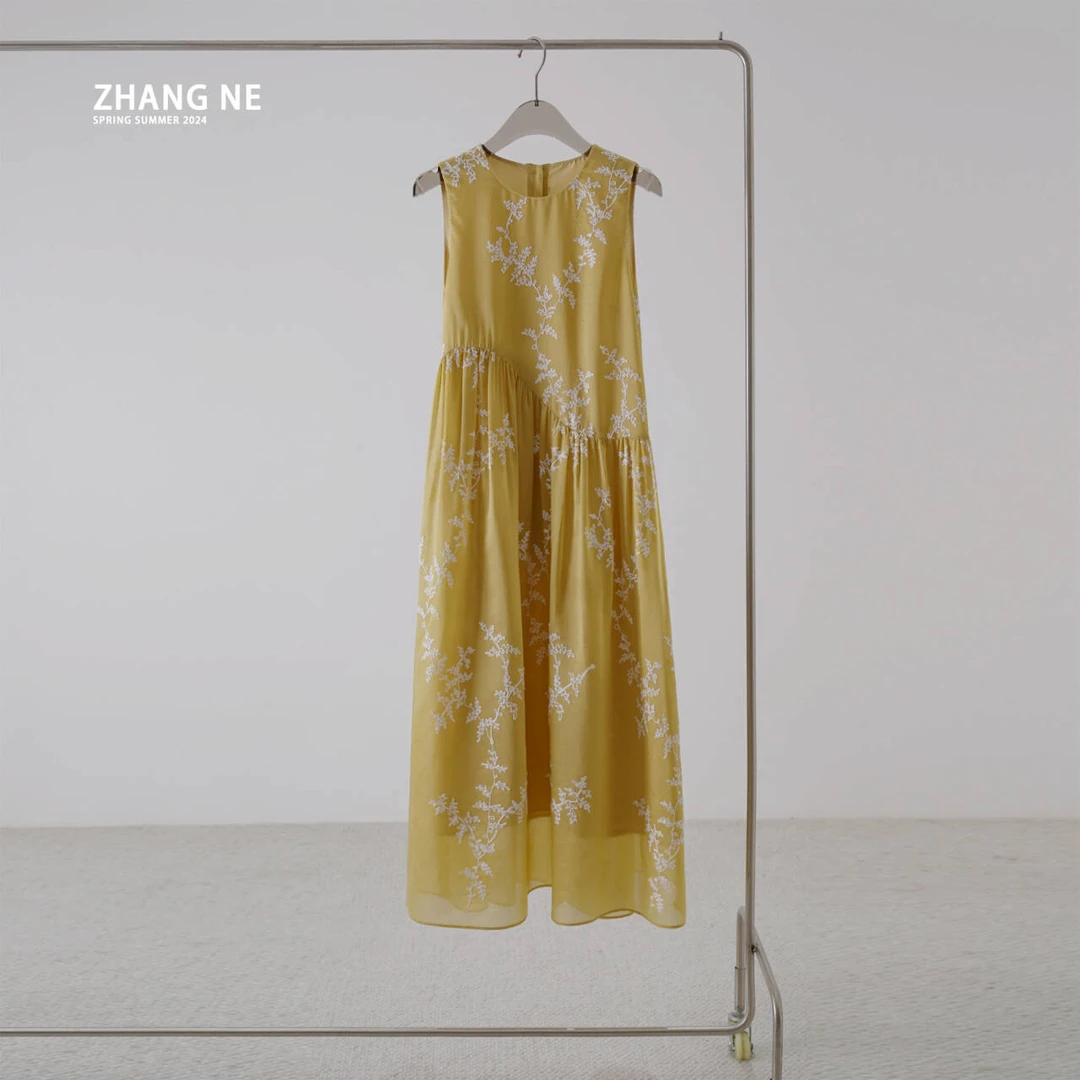 【ZHANG NE】夏季新款黄刺绣天丝百搭女士连衣裙-24052012148