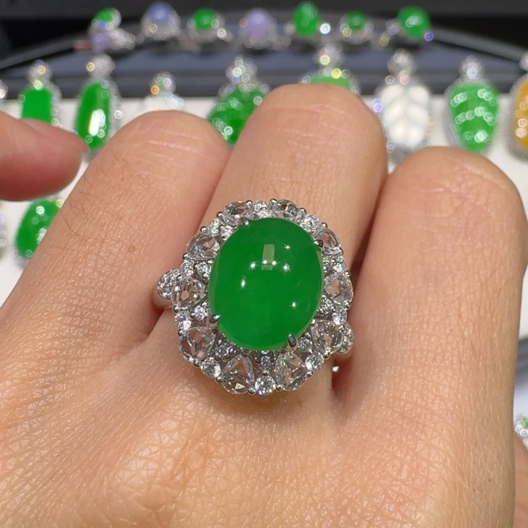 翡翠18K金镶嵌戒指