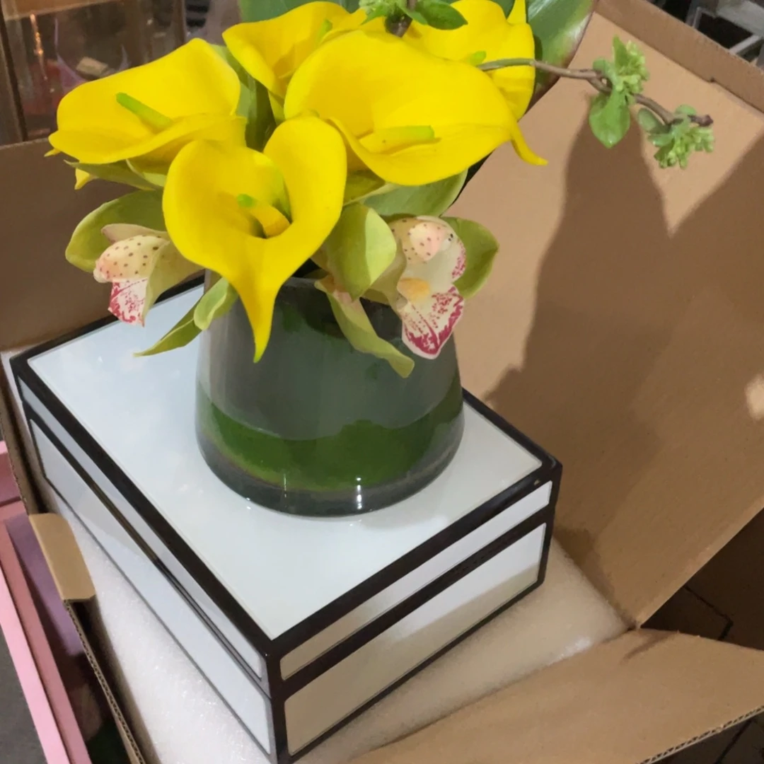 牧*宝陶瓷花瓶，部分微瑕