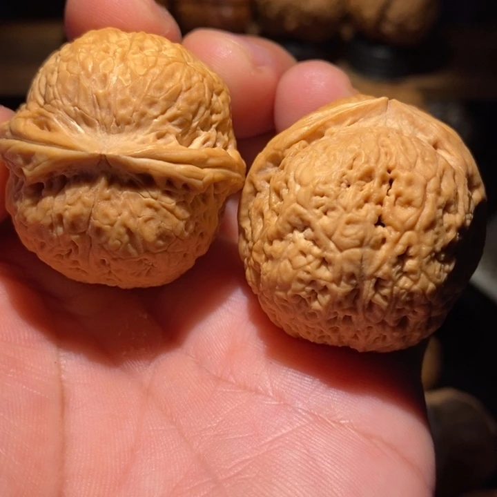 桃核吊坠鱼子纹铁绣球尺寸37