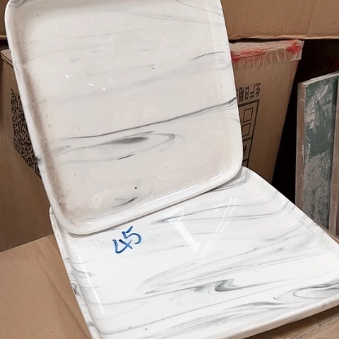 微瑕，不明火，约口径22，高度1.5大理石2个