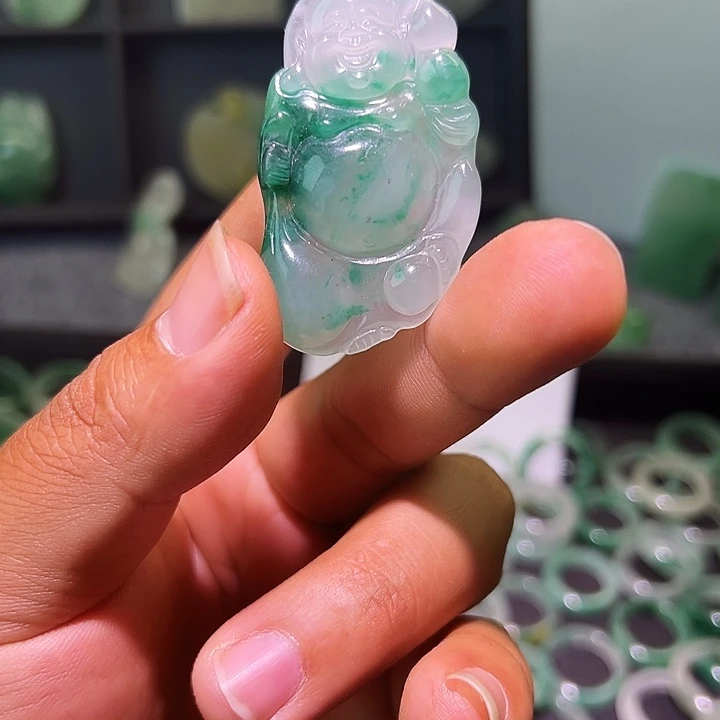 石英质玉（非洲翠）合金颈饰非洲翠佛公