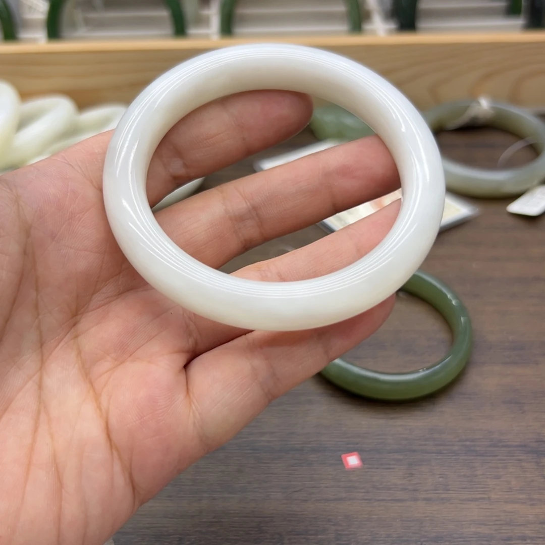 和田玉未镶嵌手镯60.1圈围810