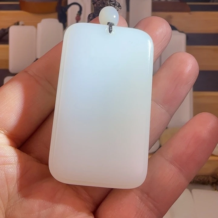 和田玉颈饰未镶嵌小*子