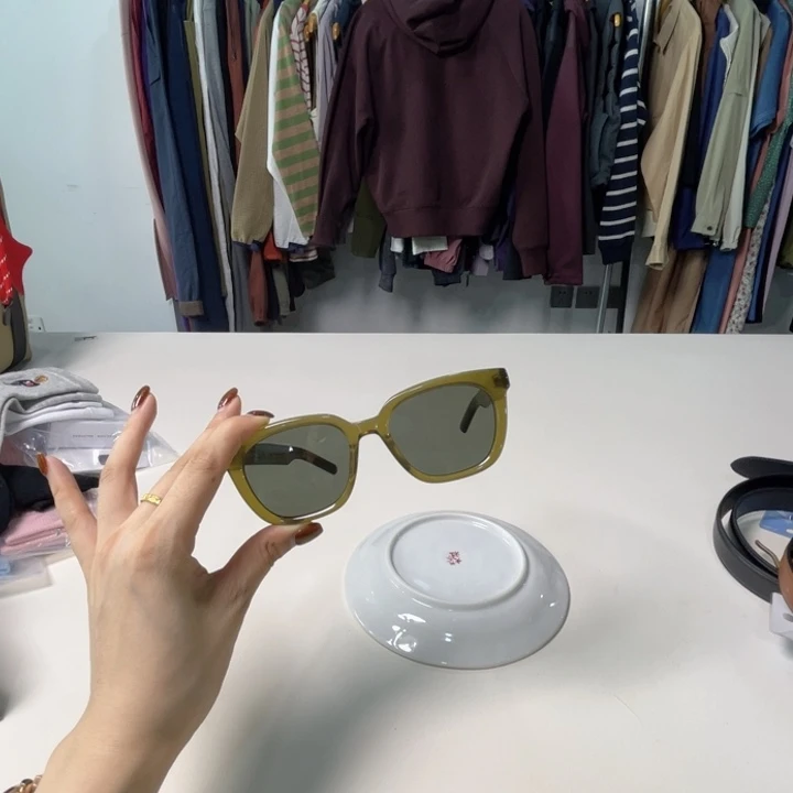 瓷片绿色。。。。。。。。。。。。。。。。。