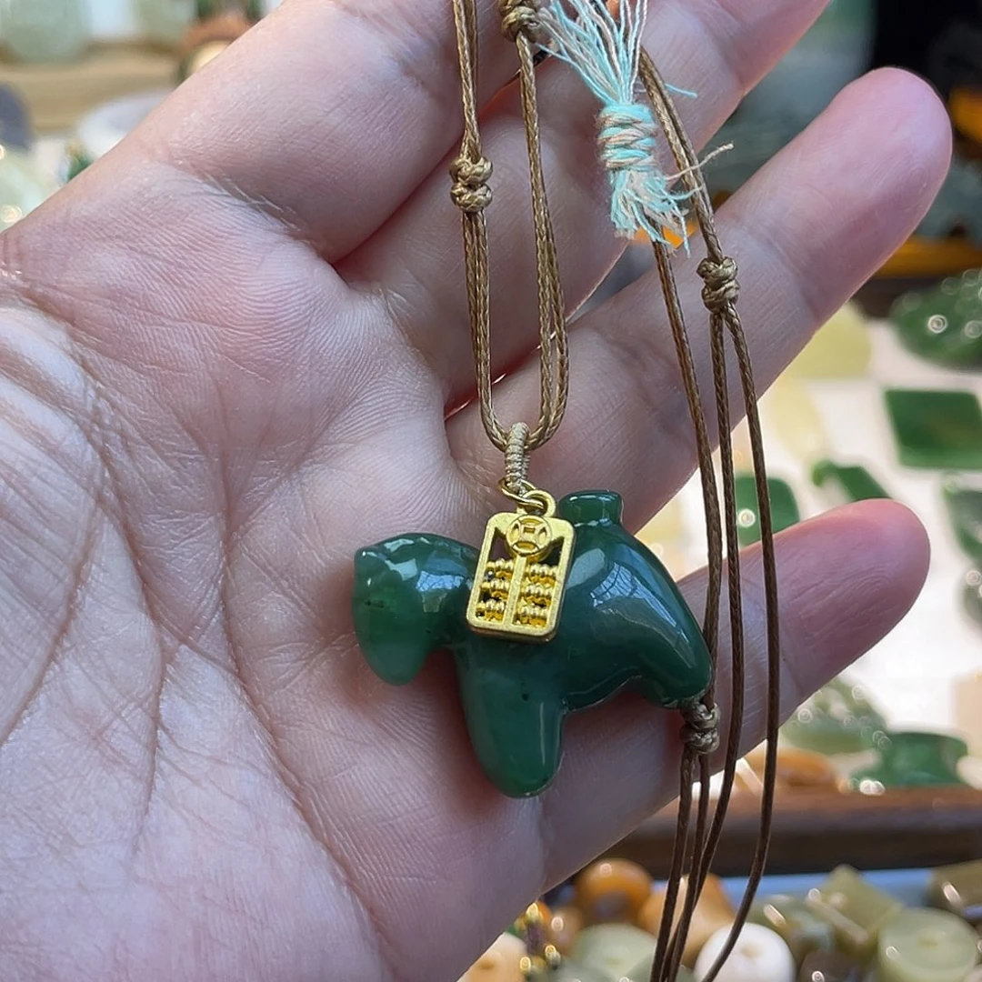 和田玉未镶嵌颈饰