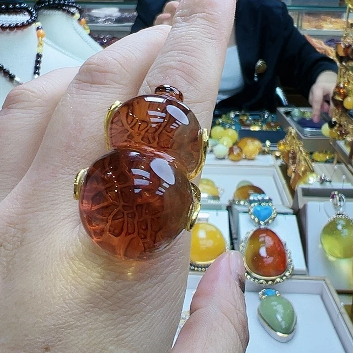 琥珀未镶嵌珠宝奇石