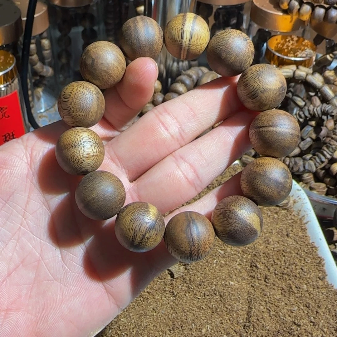 时***些沉香手串乌身树头老料1.8高货24