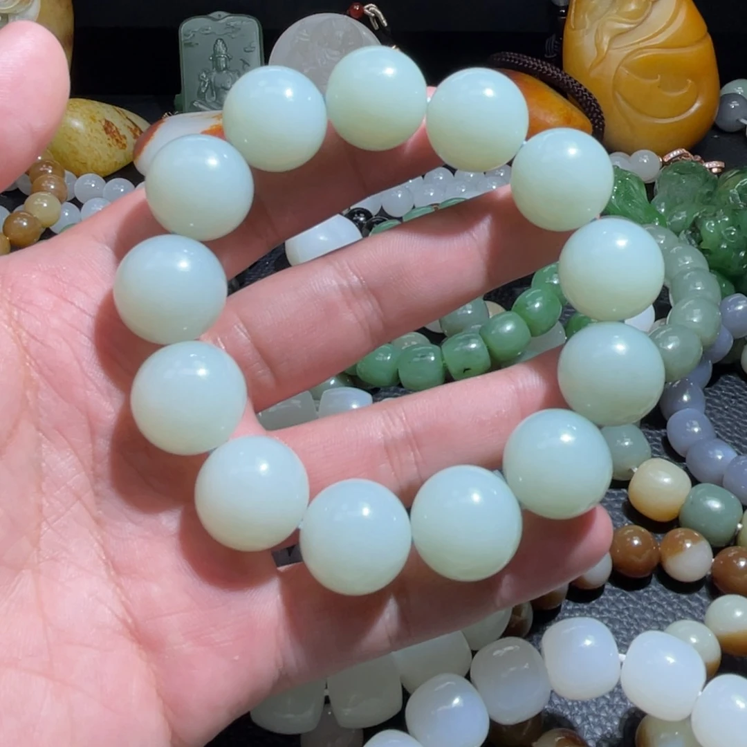 和田玉手串未镶嵌观*员