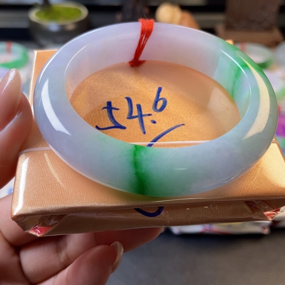 翡翠未镶嵌手镯13粉底飘翠绿