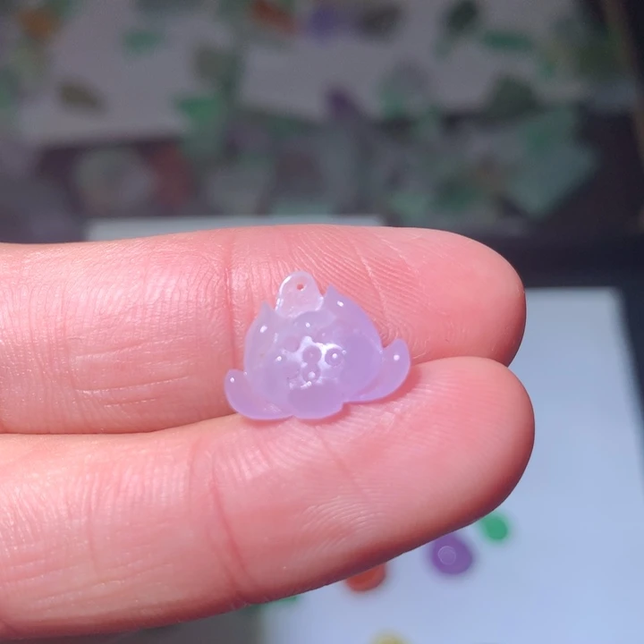 翡翠未镶嵌颈饰挂件