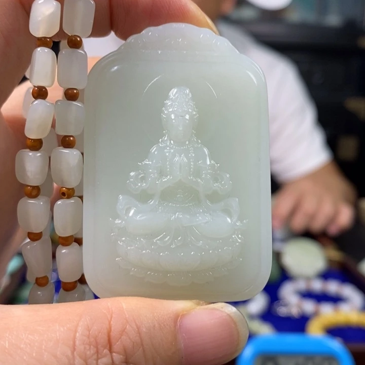 韩***彬未镶嵌和田玉挂件