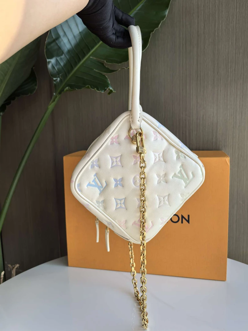 99新 LouisVuitton/路易威登 New Square bag骰子包拆单总价10999