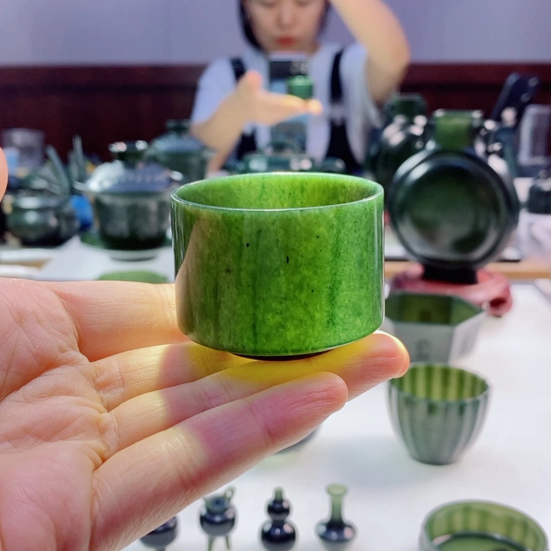 未镶嵌和田玉（青玉）摆件