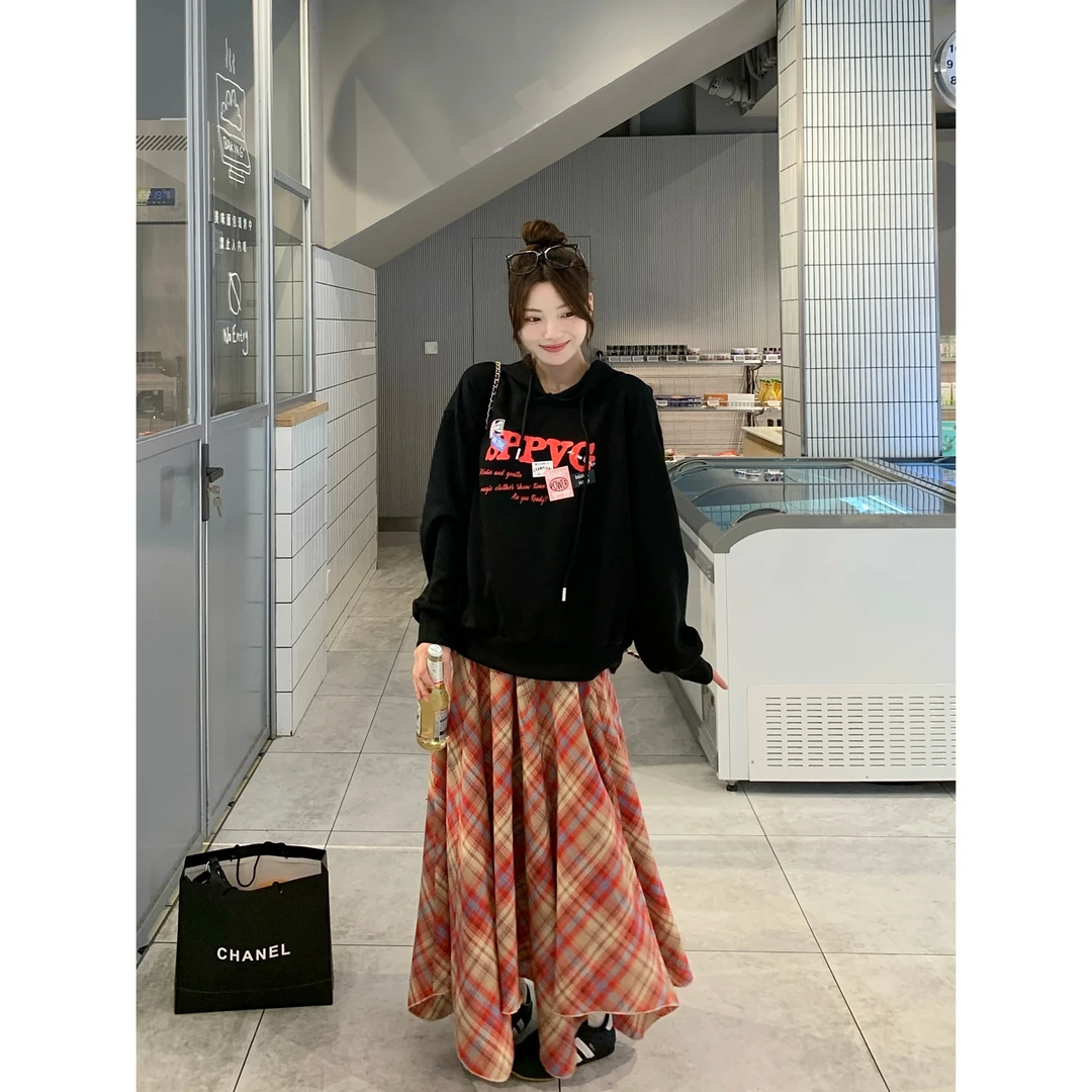 秋季美式休闲印花连帽卫衣女上衣~不规则格纹半身裙套装H322