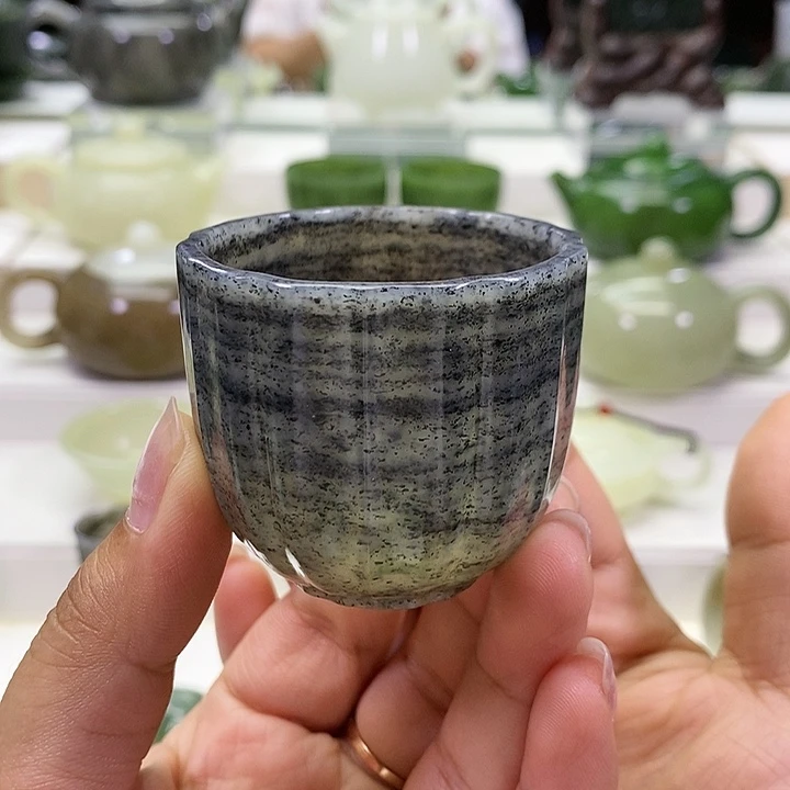 未镶嵌和田玉挂件杯子