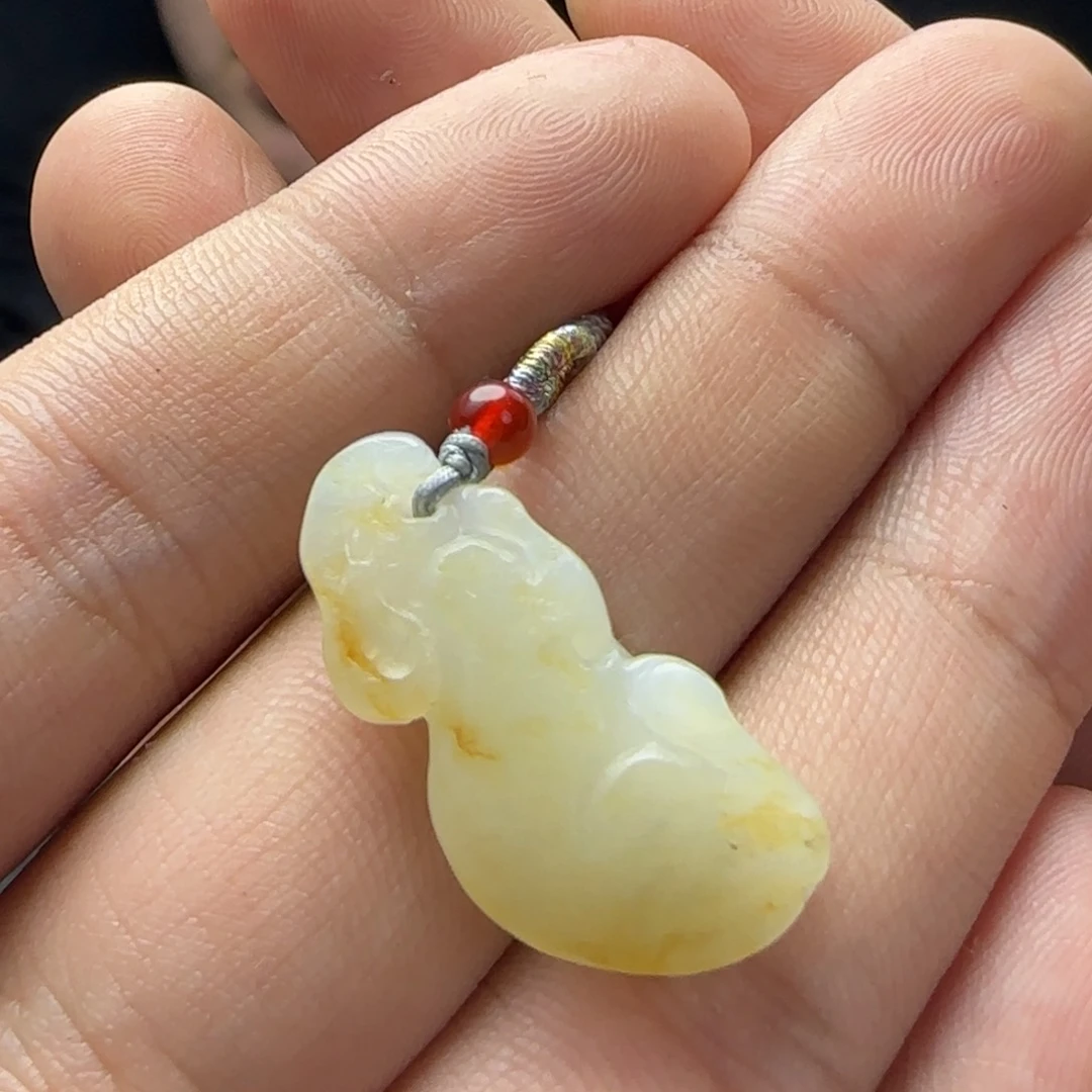 和田玉颈饰未镶嵌剑**痕福利