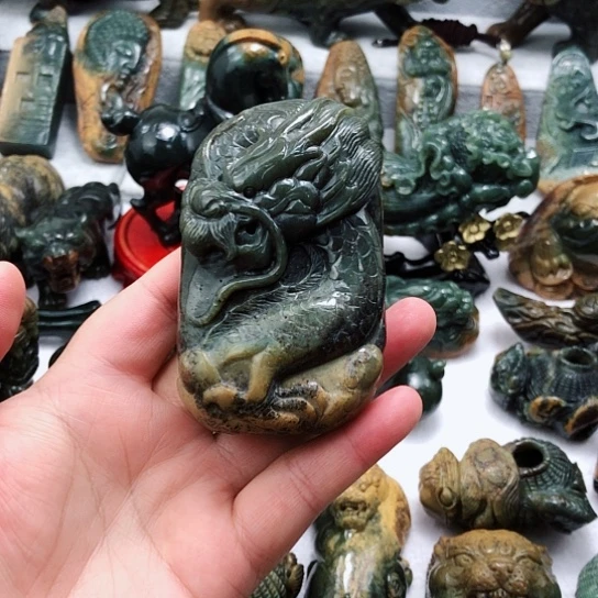 岫岩河磨玉（透闪石质玉）把件未镶嵌