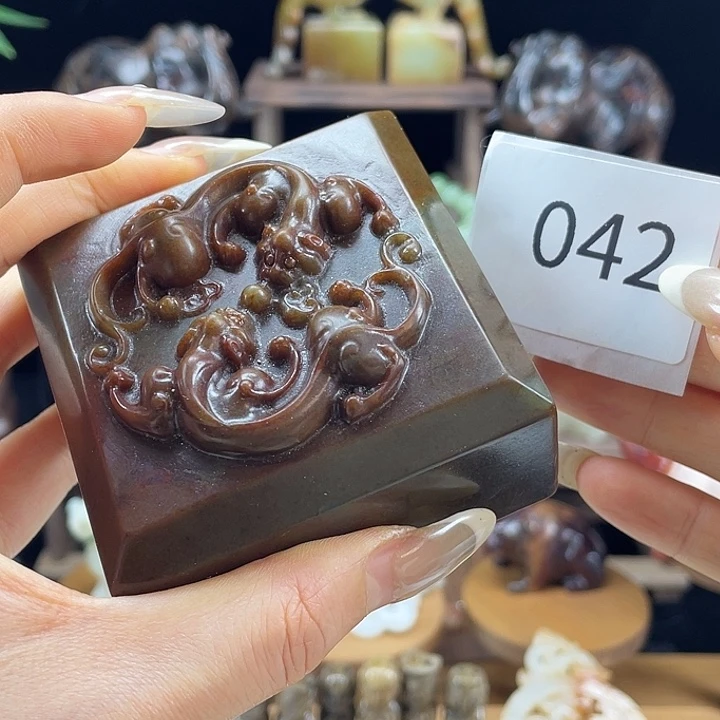 和田玉（糖玉）未镶嵌挂件