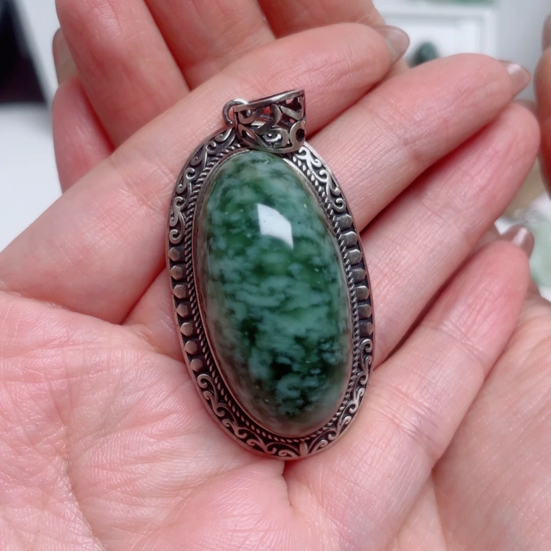 花***岚透闪石-蛇纹石玉银S925镶嵌颈饰