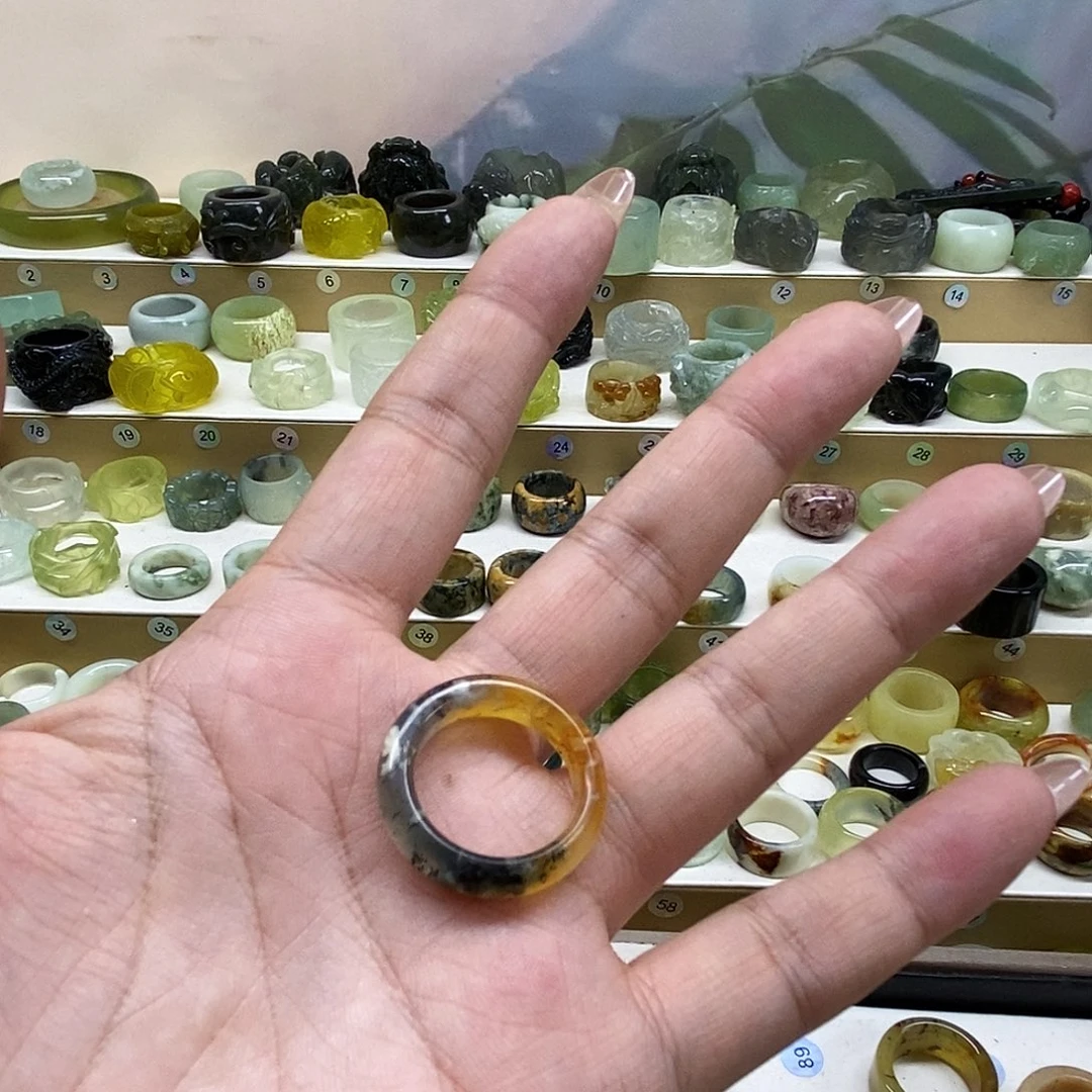 阿***东岫玉未镶嵌天然玉石戒指
