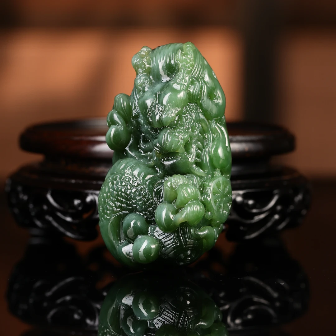 和田玉碧玉龙纹挂坠2509210823