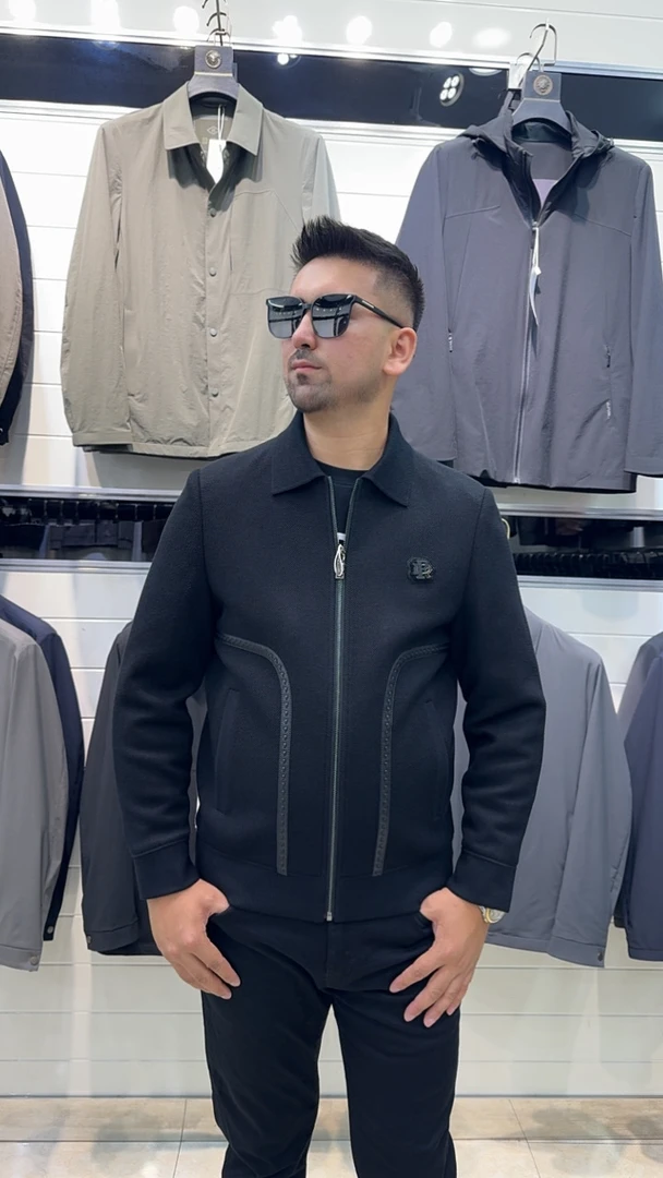 [كامرىن]专属纯色翻领保暖拉链印花修身型夹克修身春秋日系美式