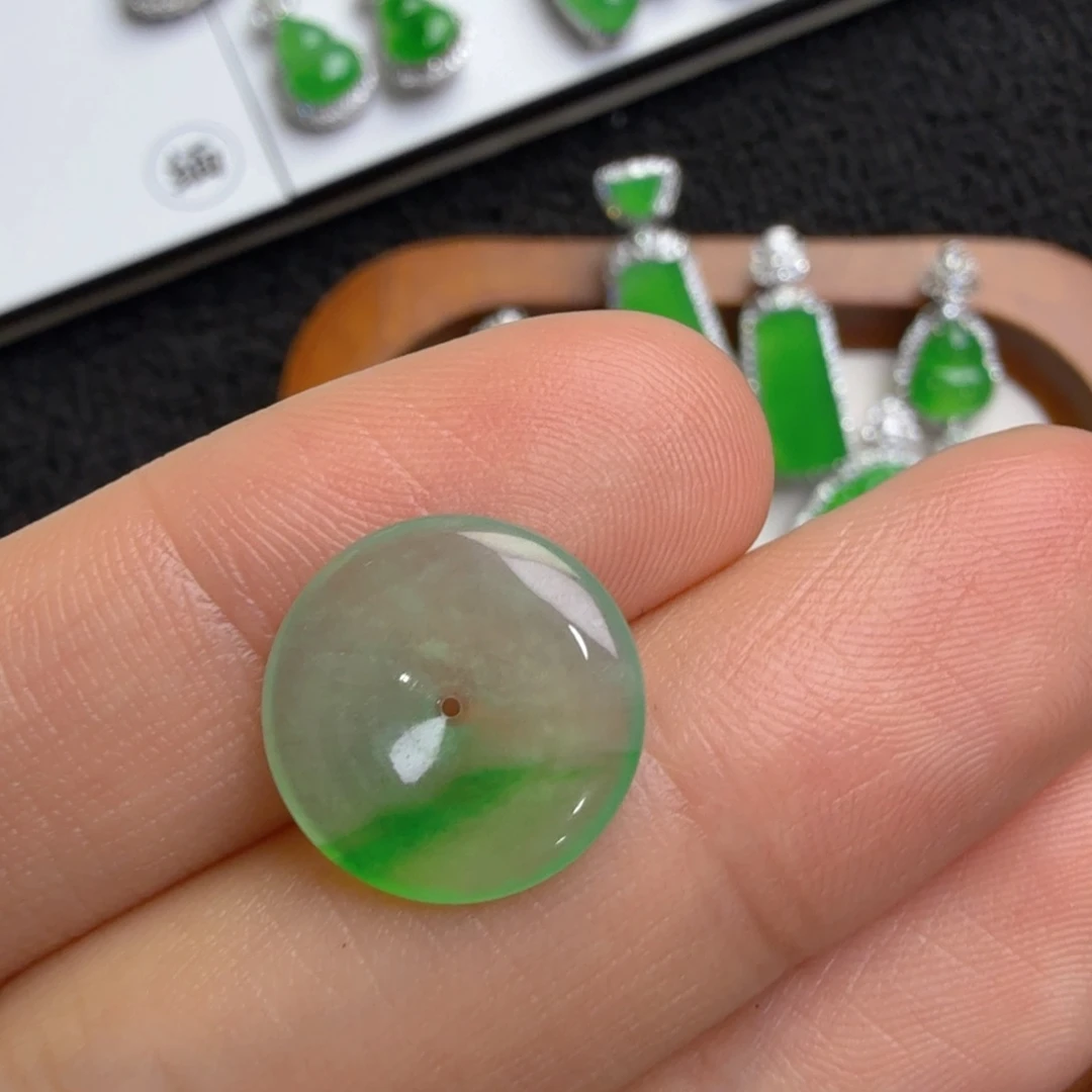吊坠(不含链)未镶嵌翡翠平安扣