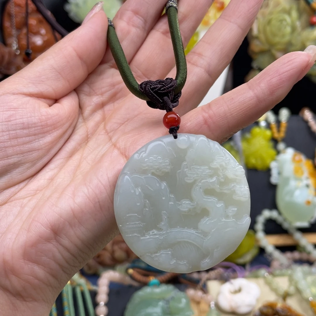 蛇纹石玉未镶嵌颈饰