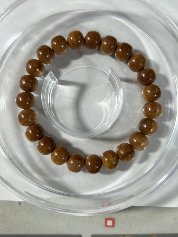 迈索尔老山檀香顶老料乳甜药香带凉感，0.8✖️0.9老型珠